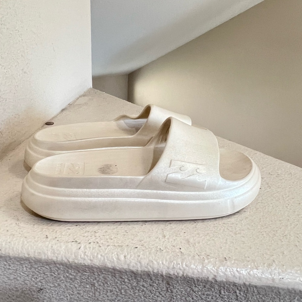 Billabong Platform Soft Cushion Slide Sandals Women Size 11 Cream Off White